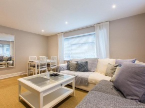 Pass the Keys Elegant, Modern 2BDR Flat in Central Hove